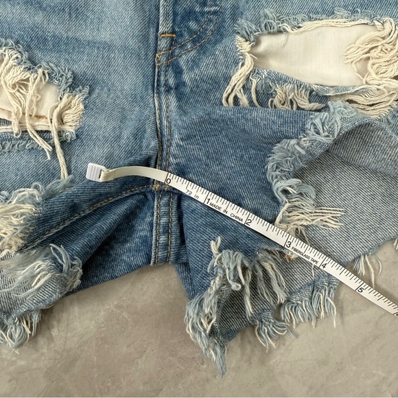 Women’s Levi’s 501 Distressed Ripped Button Fly Jean Shorts 100% Cotton Size 27 - Picture 16 of 16